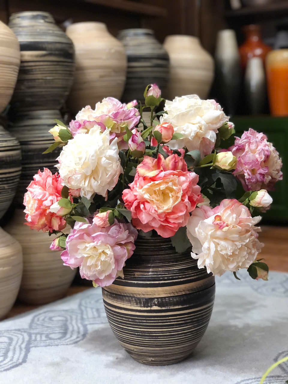 Cách dùng bình hoa to và bình hoa nhỏ